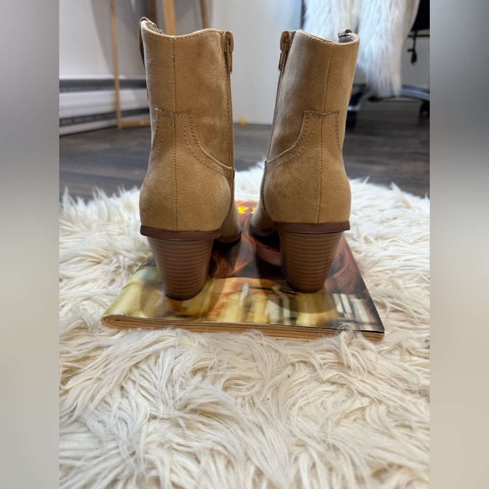 Booties - Picture 6 of 7